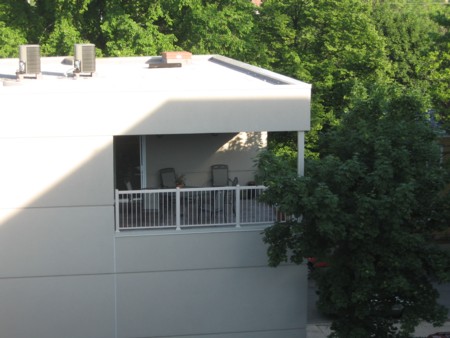 This balcony hides behind Willow and Agricola.
